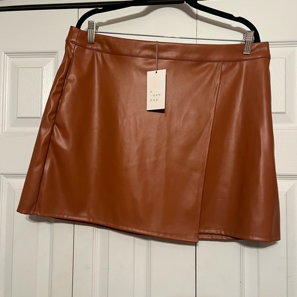 A New Day women’s 14 New with tags leather like skirt - Picture 1 of 2